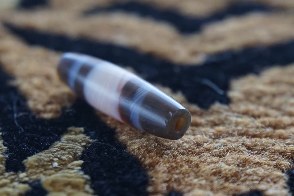 Ancient Indo Tibetan Chung dzi bead AT-03