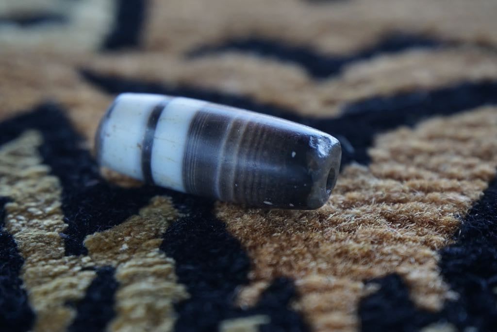 Ancient Indo Tibetan Chung dzi bead AT-10