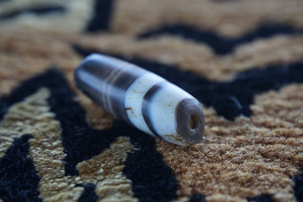 Ancient Indo Tibetan Chung dzi bead AT-10