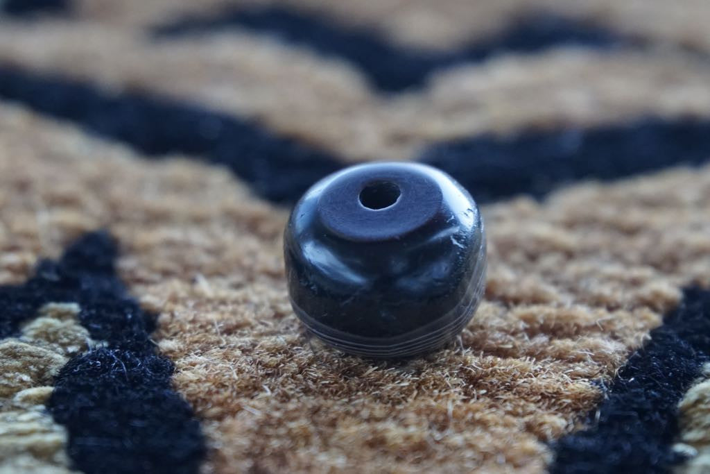 Ancient Indo Tibetan dzi sulemani bead AT-18