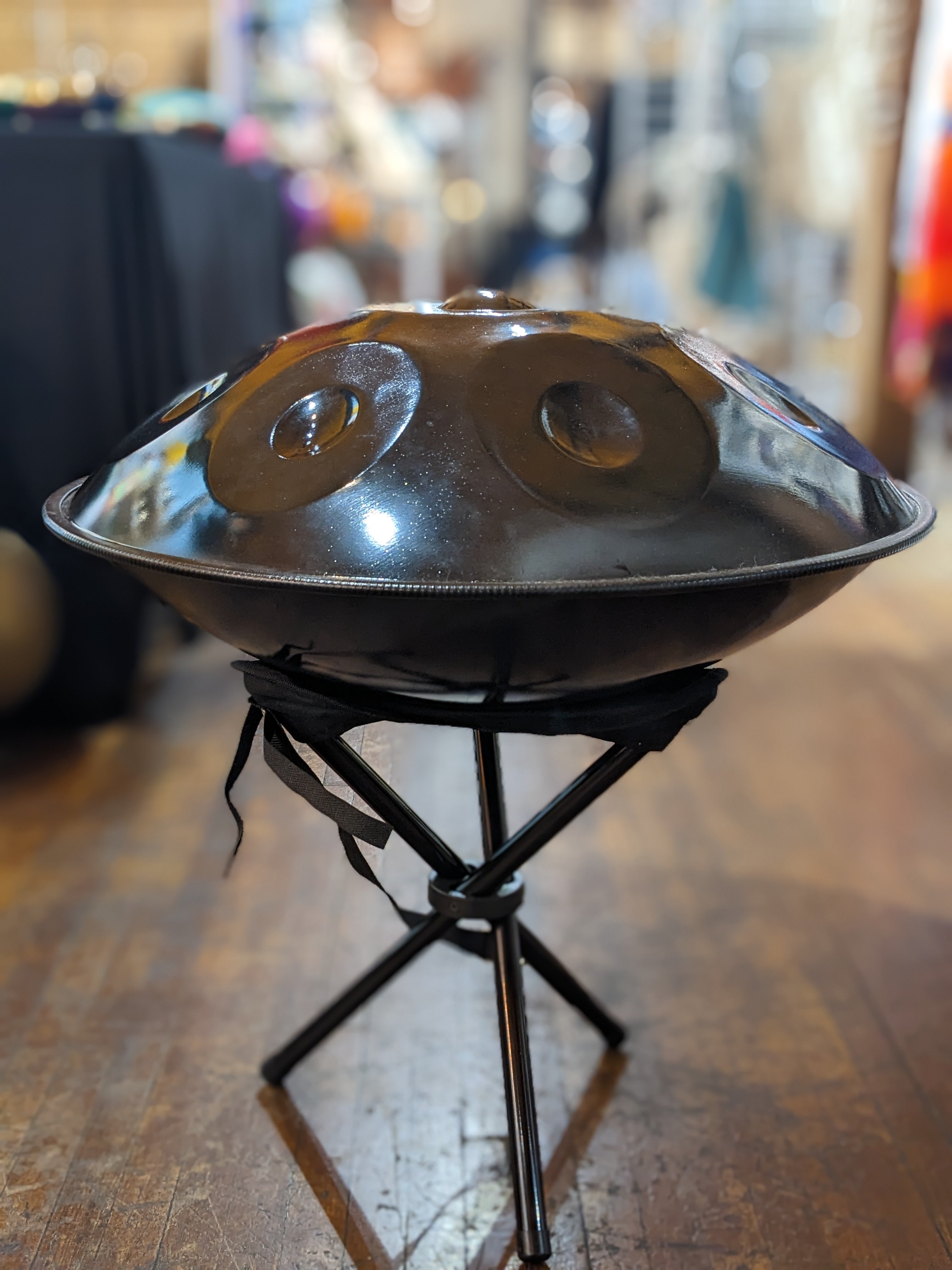 Black Hand Pan (22 inches) – Singing bowl sound and craft