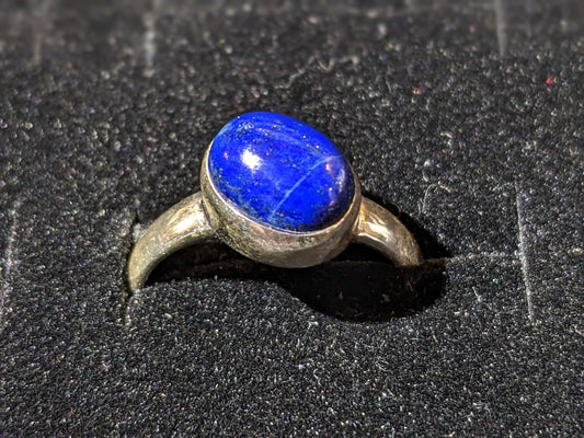 Size 7 Silver Ring with Lapis Lazuli